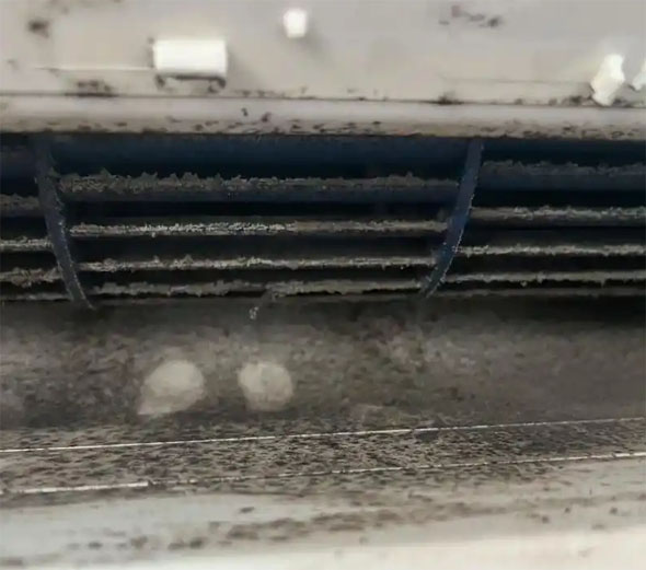 铜仁空调吹的风有股烧焦味是怎么回事